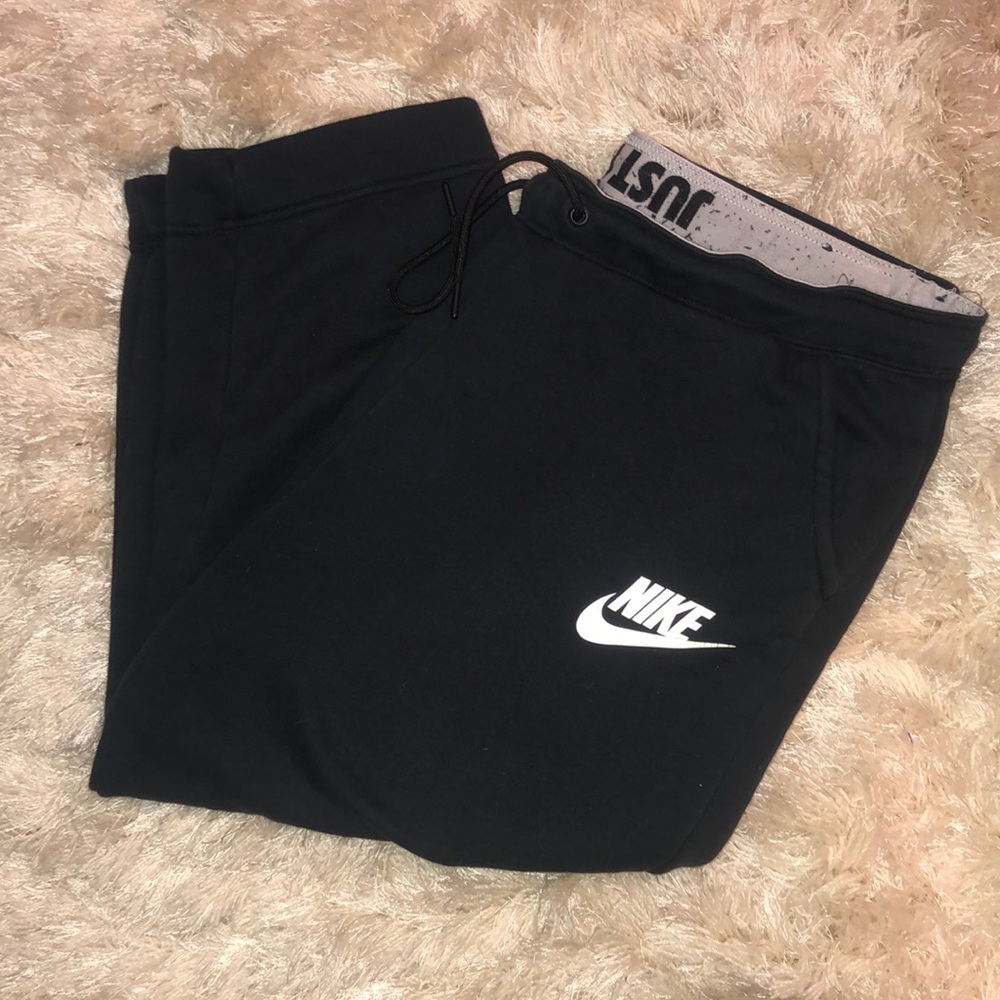 Nike tech fleece capris sweatpants